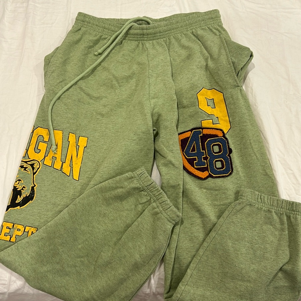 Urban Outfitters - Green Cuff Leg Michigan Sweatpants - Size S